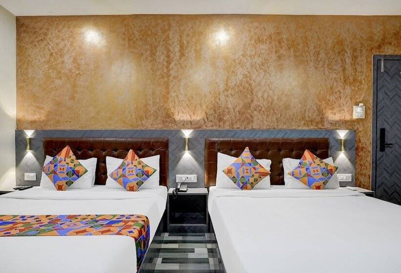 Отель Fabexpress Golden Sands Inn