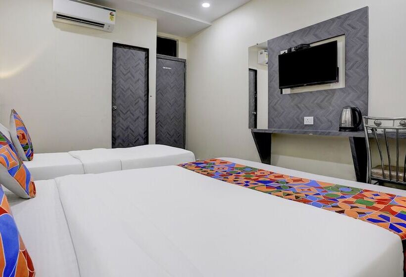 Отель Fabexpress Golden Sands Inn