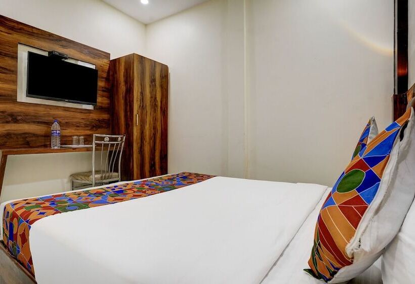 Отель Fabexpress Golden Sands Inn