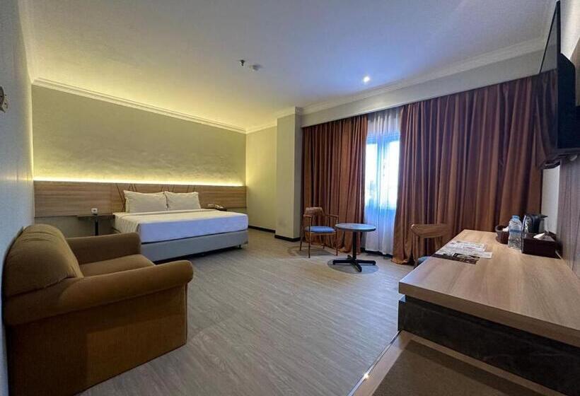 Отель Grand Verona Samarinda