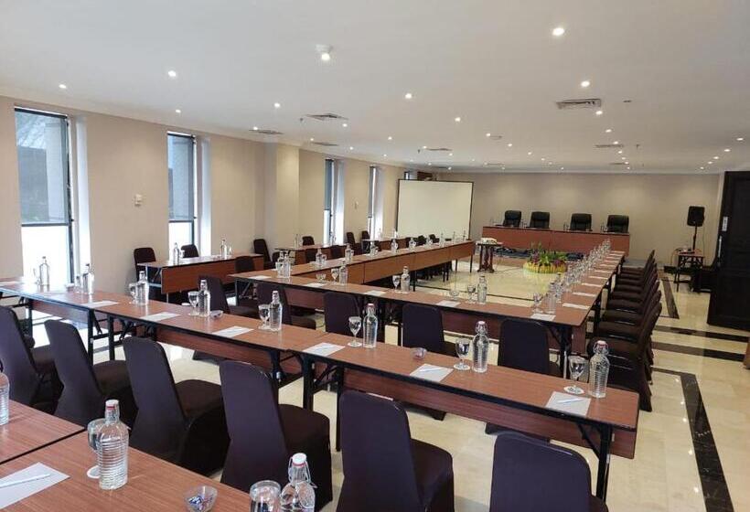 Отель Grand Verona Samarinda