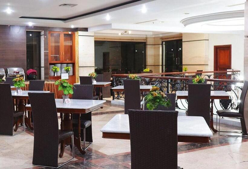 Отель Grand Verona Samarinda