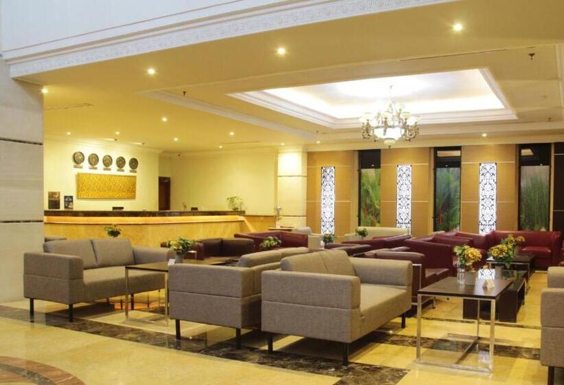 Отель Grand Verona Samarinda