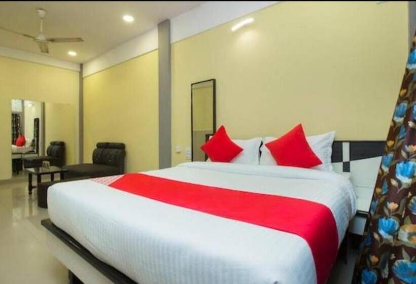 Hotel Jai Maa In Swaraj Lodge