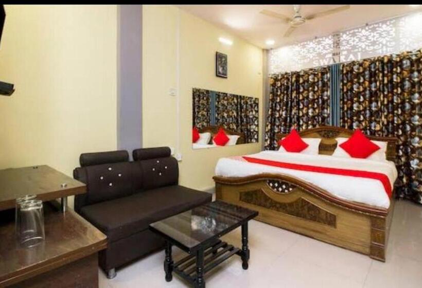 Hotel Jai Maa In Swaraj Lodge