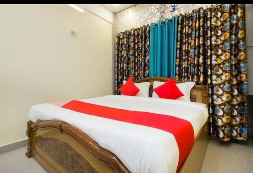 Hotel Jai Maa In Swaraj Lodge