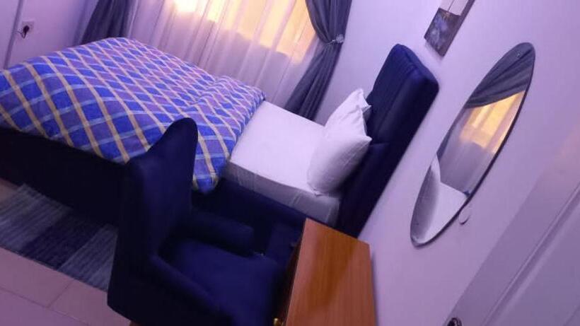 هتل Mega Pavilion Apartment Gwarinpa