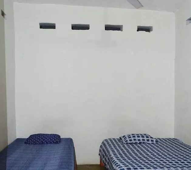 ペンション Hostal Madrid