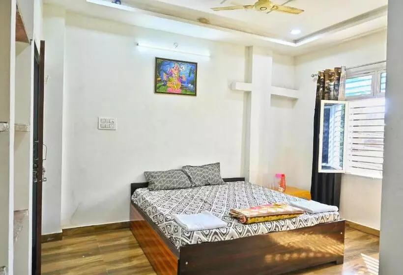 Pension Pitambara Dham