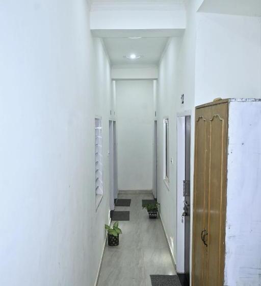 Pension (Hôtel basse catégorie) Pitambara Dham