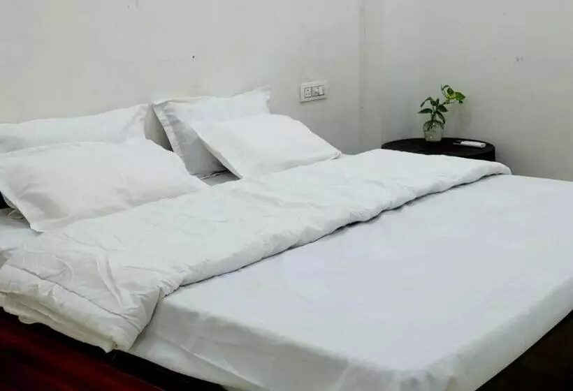 Pension Pitambara Dham