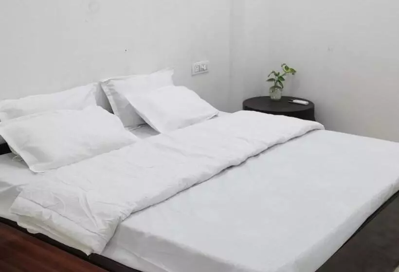 Pension Pitambara Dham