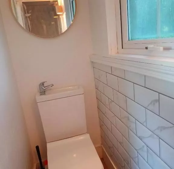 Majatalo The Wee Tiny Home