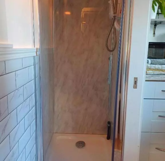 Majatalo The Wee Tiny Home