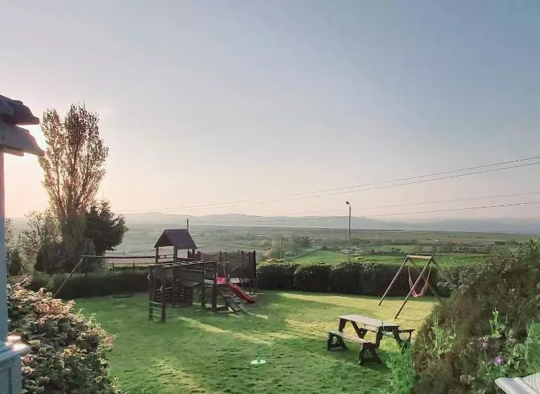 Majatalo The Wee Tiny Home