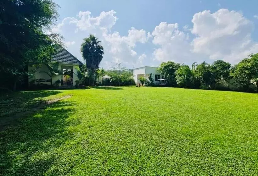 Aamiaismajoitus (B&B) Amala Villas