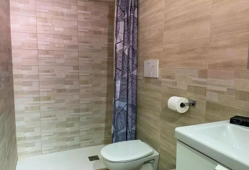 تختخواب و صبحانه Louma Rooms