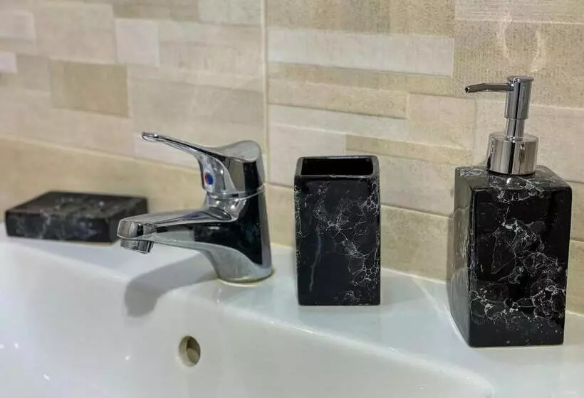 تختخواب و صبحانه Louma Rooms