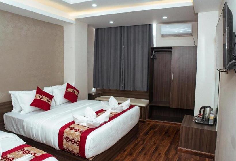 هتل Kusum Airport