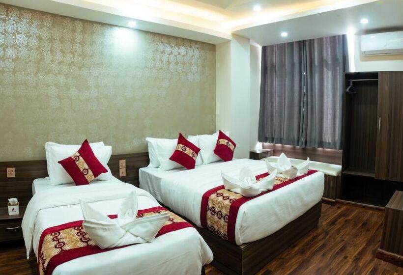 هتل Kusum Airport