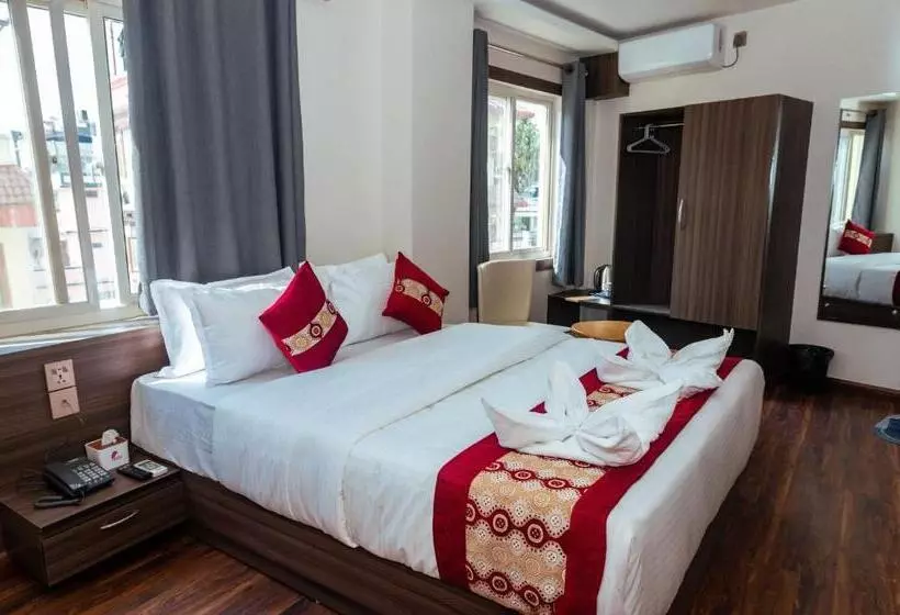 هتل Kusum Airport