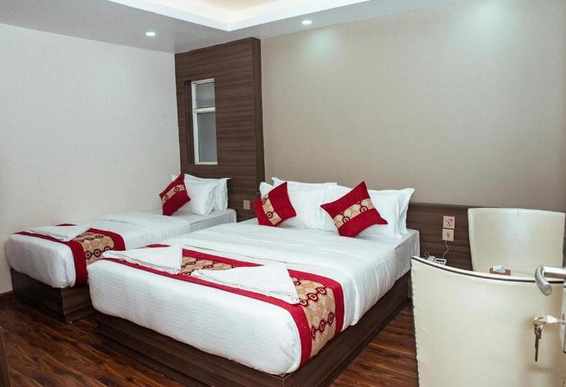 هتل Kusum Airport