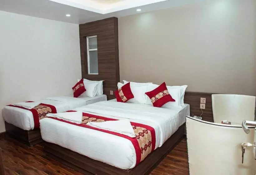 هتل Kusum Airport