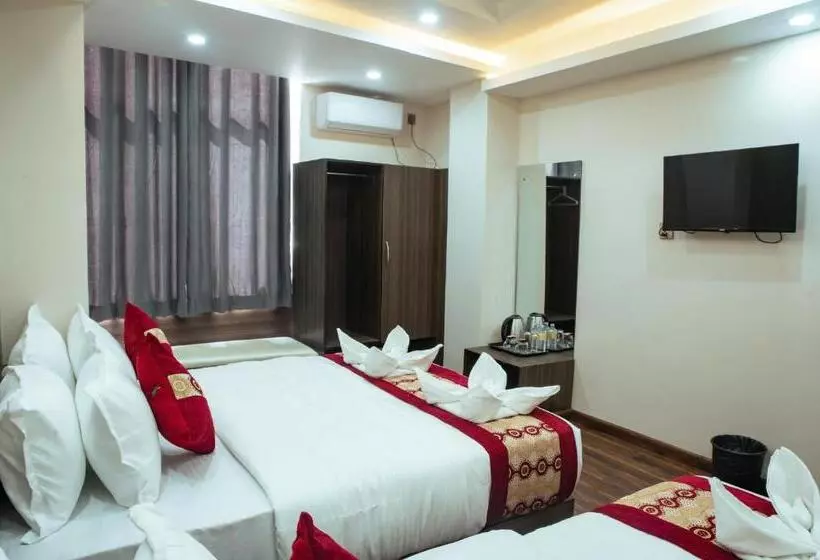 هتل Kusum Airport