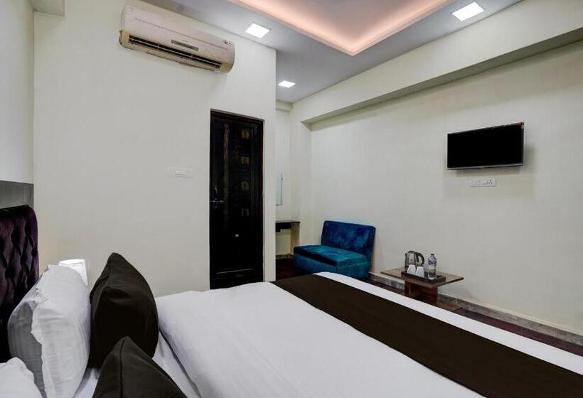 Hotel Oyo Shree Hari Palace