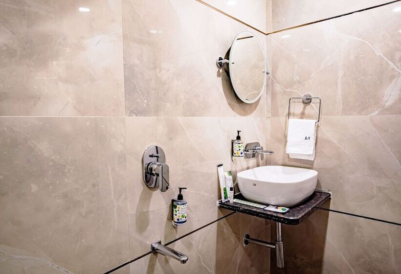 فندق Treebo A1 Residency, Hingna T Point