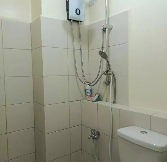 پانسیون Deca Homes Staycation