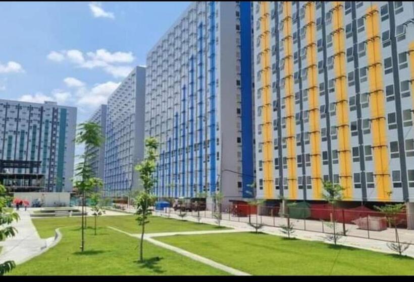 پانسیون Deca Homes Staycation