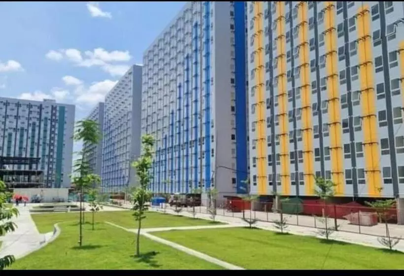 پانسیون Deca Homes Staycation