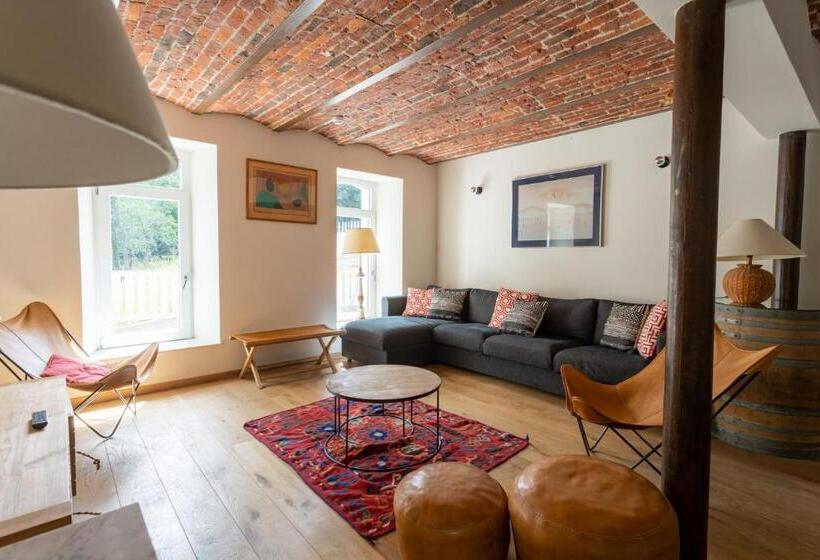 بنسيون Domaine St Roch