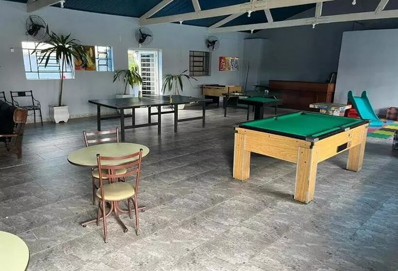 Apartamento No Centro De Caraguatatuba Para 4 Até Pessoas