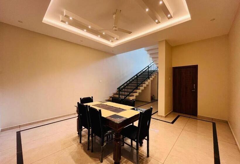 ベッドアンドブレックファースト Edens Snow Castle