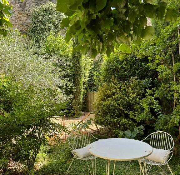 تختخواب و صبحانه Le Clos De Gordes