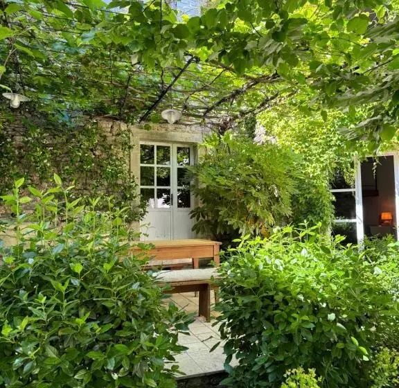 تختخواب و صبحانه Le Clos De Gordes