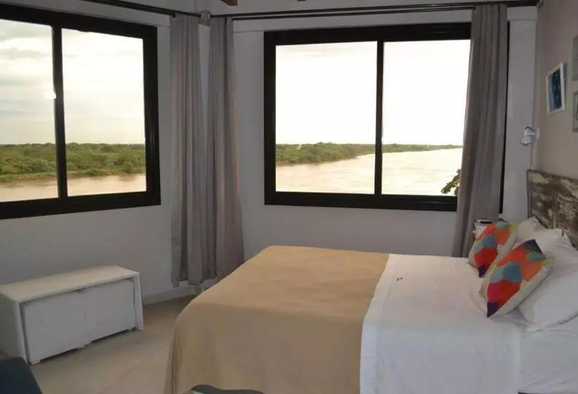 ホテル Costanera Goya Apart &