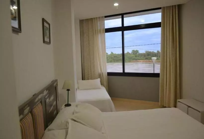 ホテル Costanera Goya Apart &