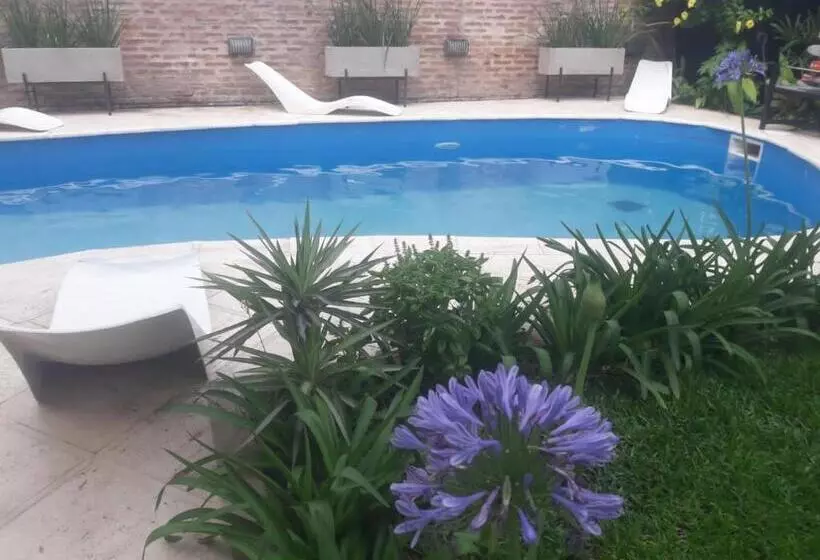 ホテル Costanera Goya Apart &