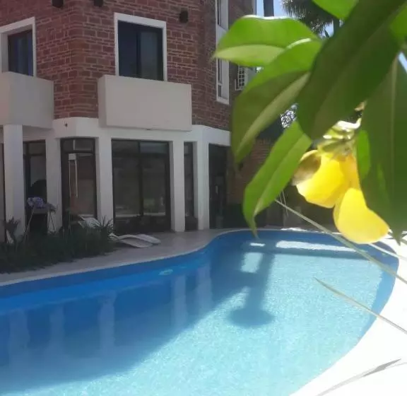 ホテル Costanera Goya Apart &