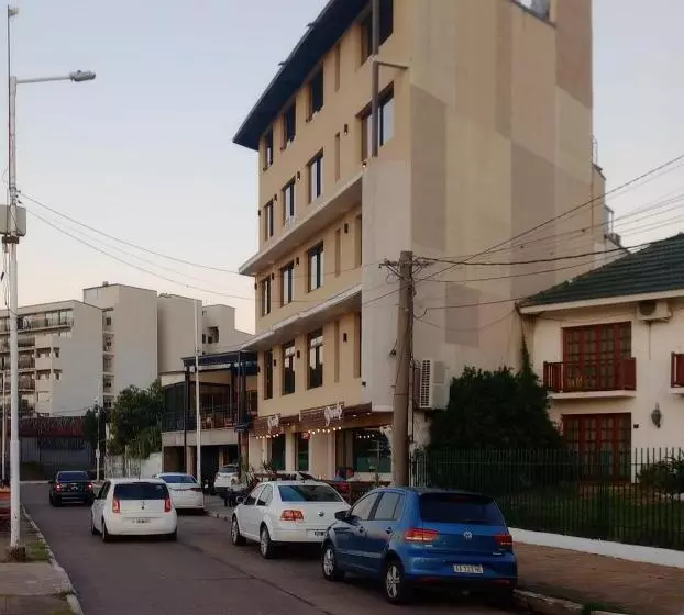 ホテル Costanera Goya Apart &