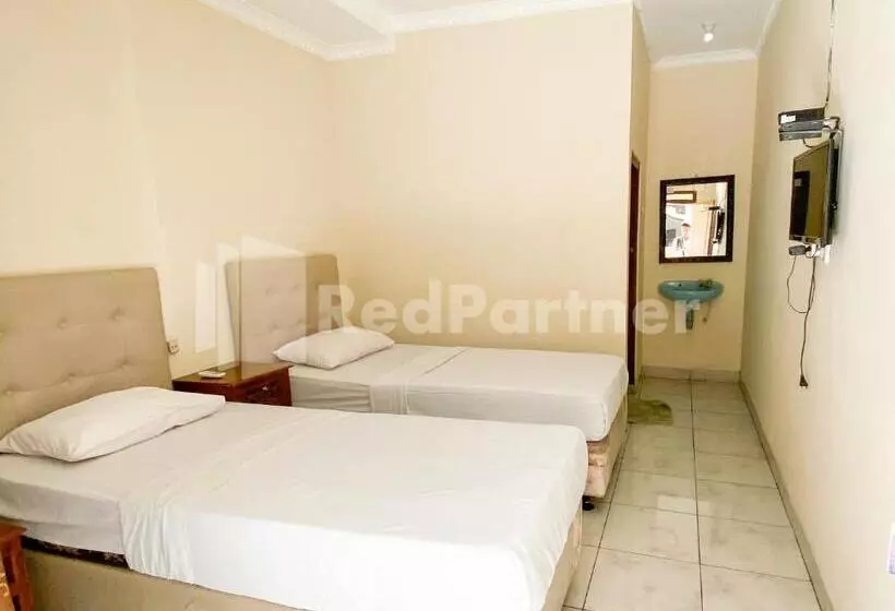 ホテル Kurnia @ Jln Pemuda Blora Redpartner