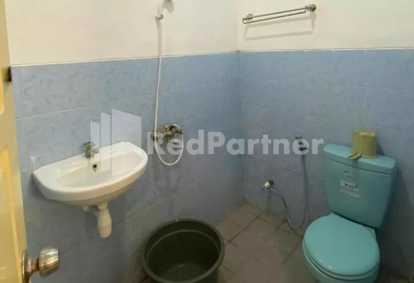 ホテル Kurnia @ Jln Pemuda Blora Redpartner