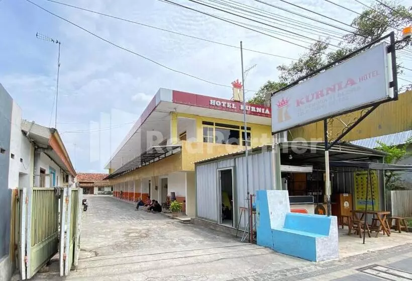ホテル Kurnia @ Jln Pemuda Blora Redpartner