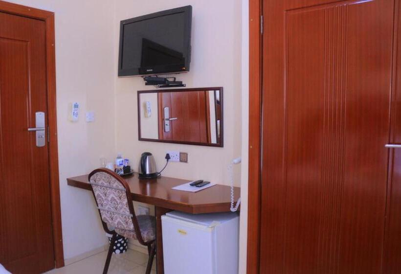 Отель Okavango Roadside Guesthouse