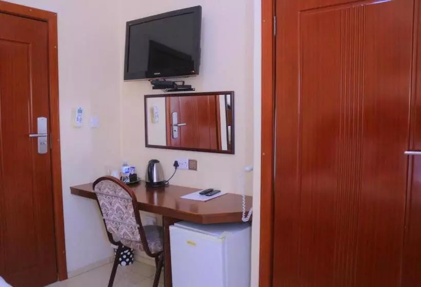 هتل Okavango Roadside Guesthouse