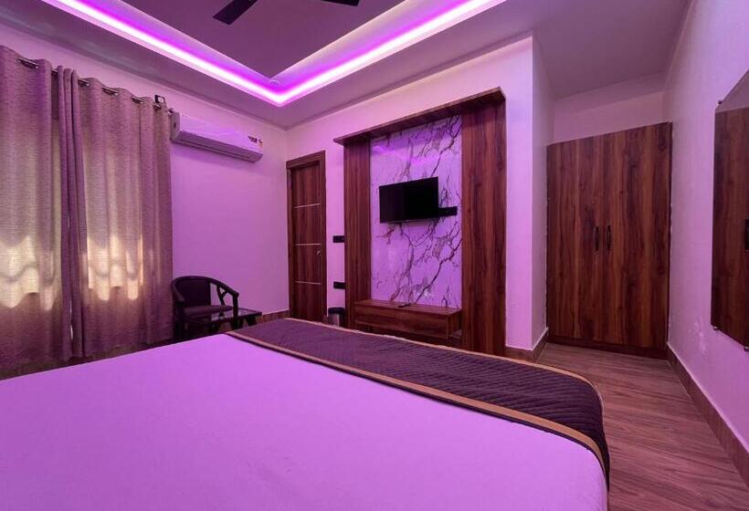 Fabhotel The Vrindavan Inn