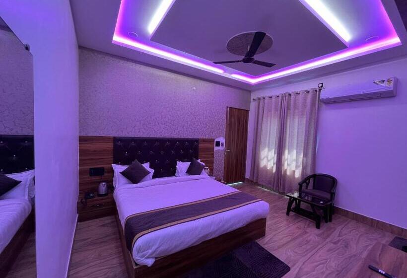 Fabhotel The Vrindavan Inn